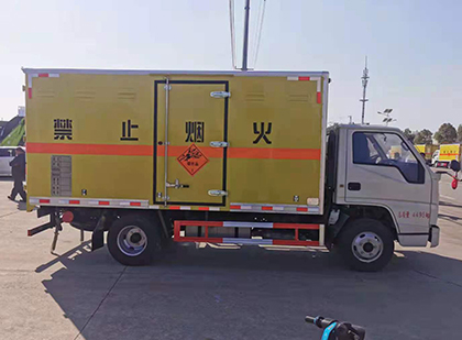 章贡爆破器材运输车技术升级与安全合规新趋势